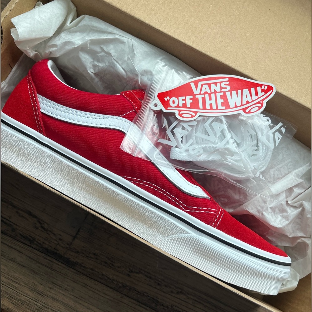 NEW IN BOX WITH TAGS Vans Old Skool Racing Red/True White - Men’s 6.5; Women’s 8